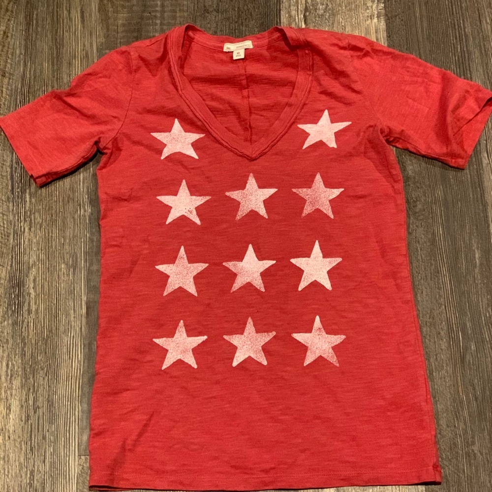 Gap v-neck tee